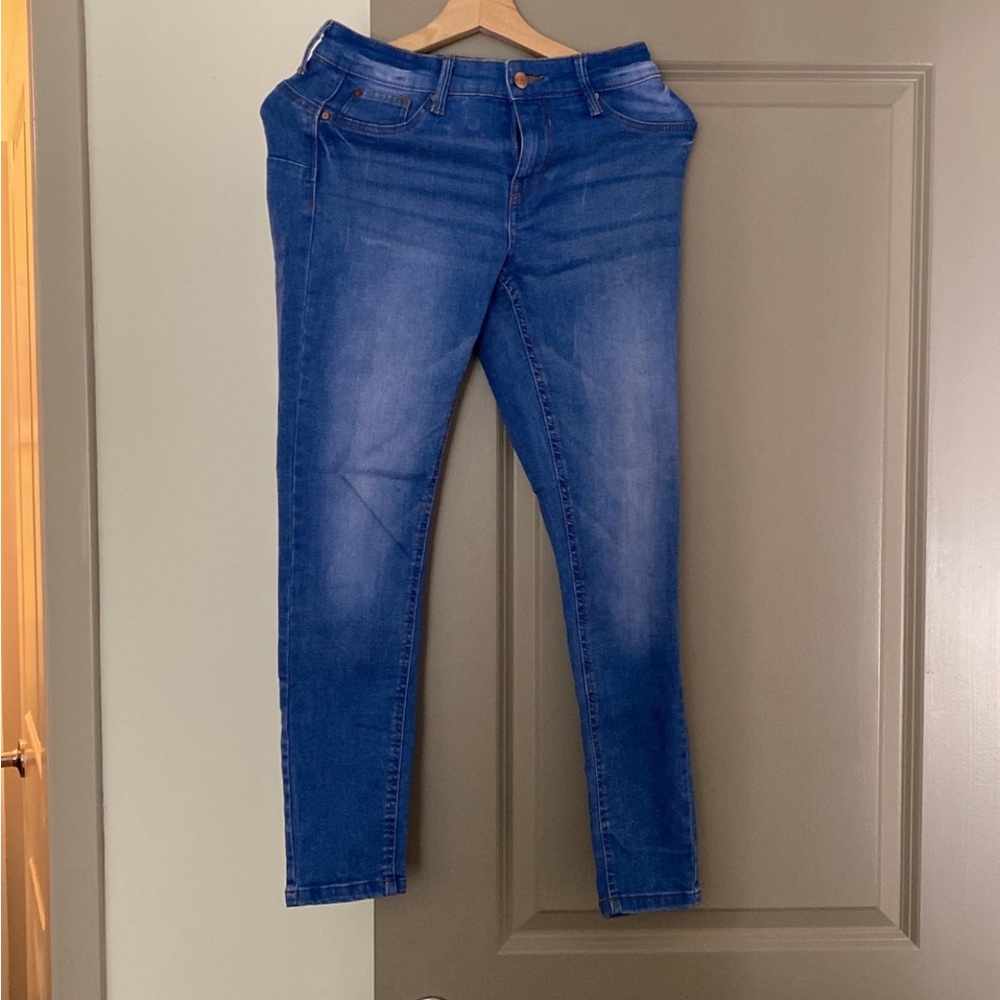 Junior Blue Jeans , size 7 , skinny jeans